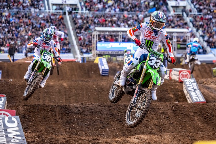 250SX - Austin Forkner (33) & Jo Shimoda (30)